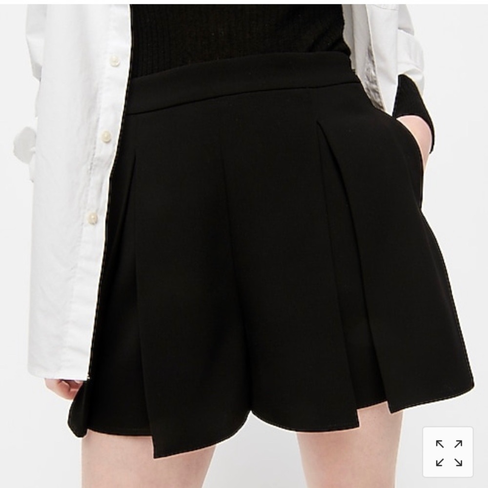 J Crew 365 pleated shorts